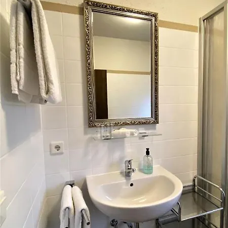 Garni Bellevue Hotel 2*