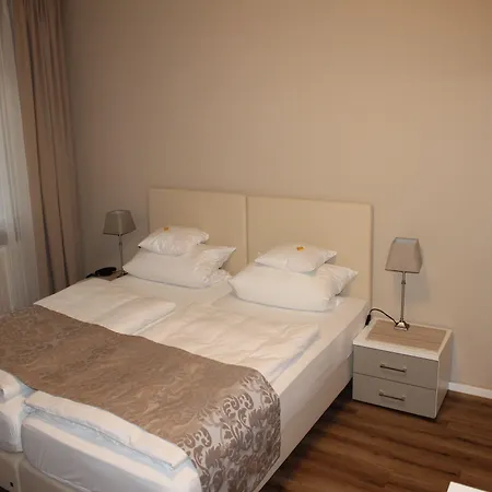 Hotel Garni Bellevue 2*
