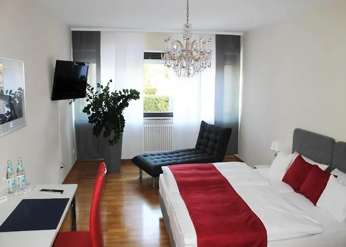 Garni Bellevue Hotel 2*