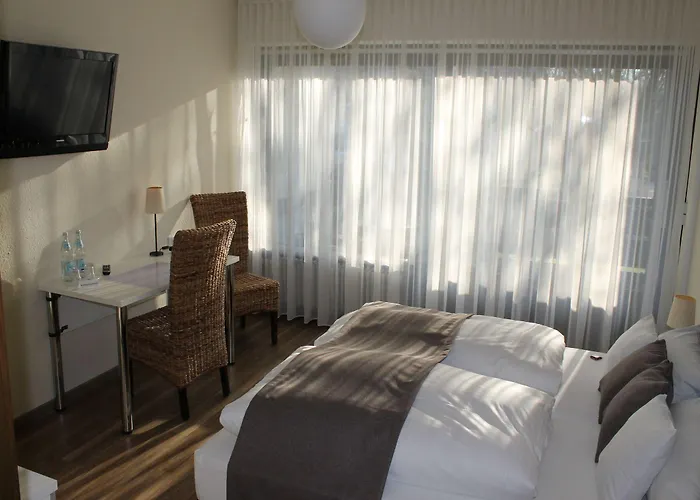 Hotel Garni Bellevue 2*