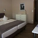 Garni Bellevue Hotel 2*