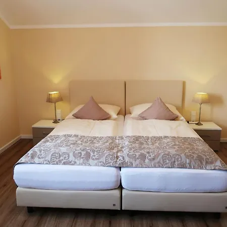 Hotel Garni Bellevue 2*