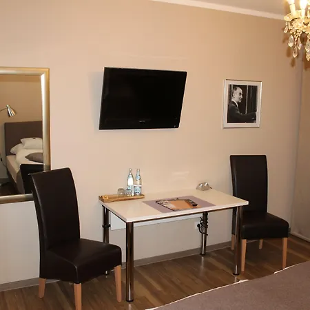 Hotel Garni Bellevue 2*