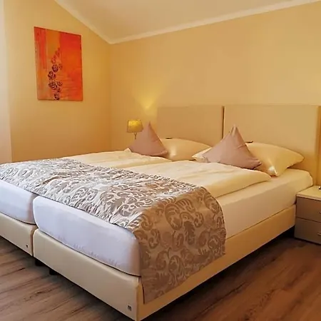 Garni Bellevue Hotel 2*