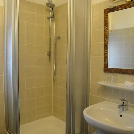 Hotel Garni Bellevue 2*
