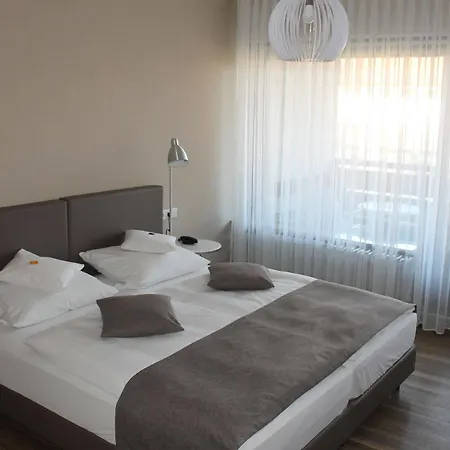 Garni Bellevue Hotel 2*