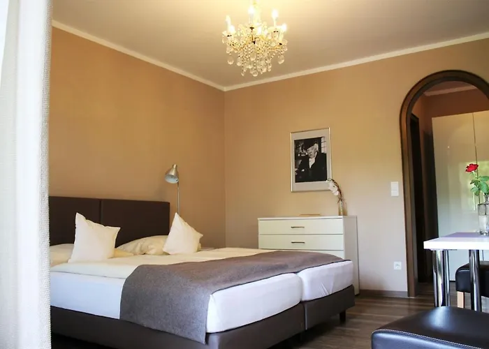 Hotel Garni Bellevue 2*