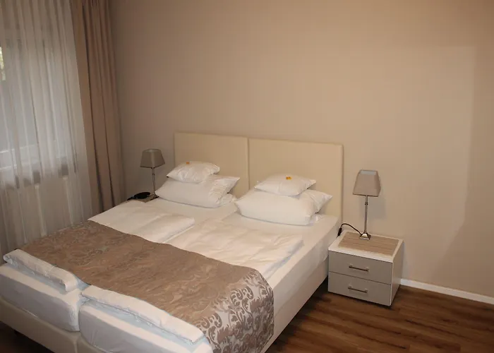 Hotel Garni Bellevue 2*